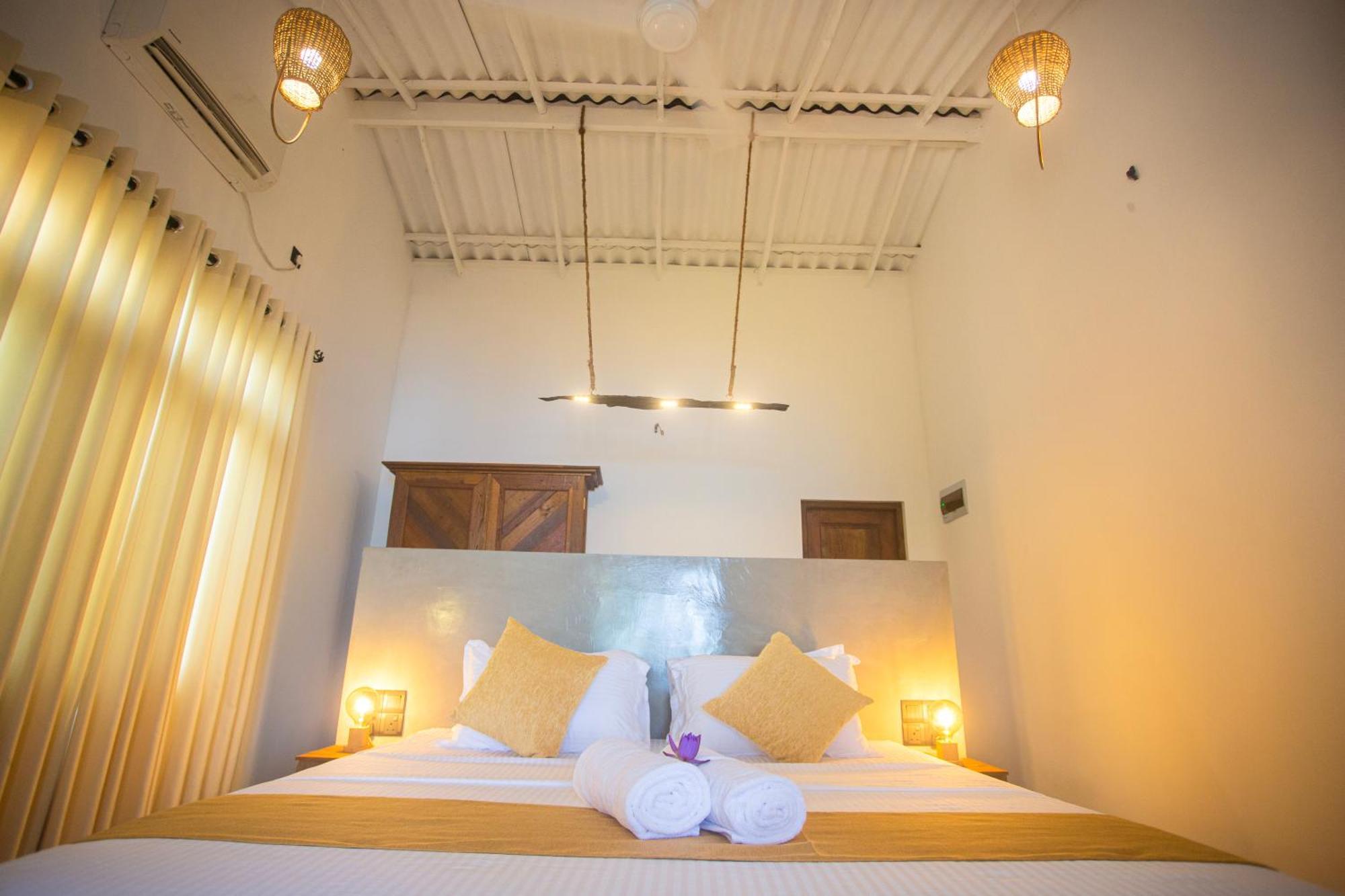 Aki Luna Lagoon Resort Hikkaduwa Buitenkant foto