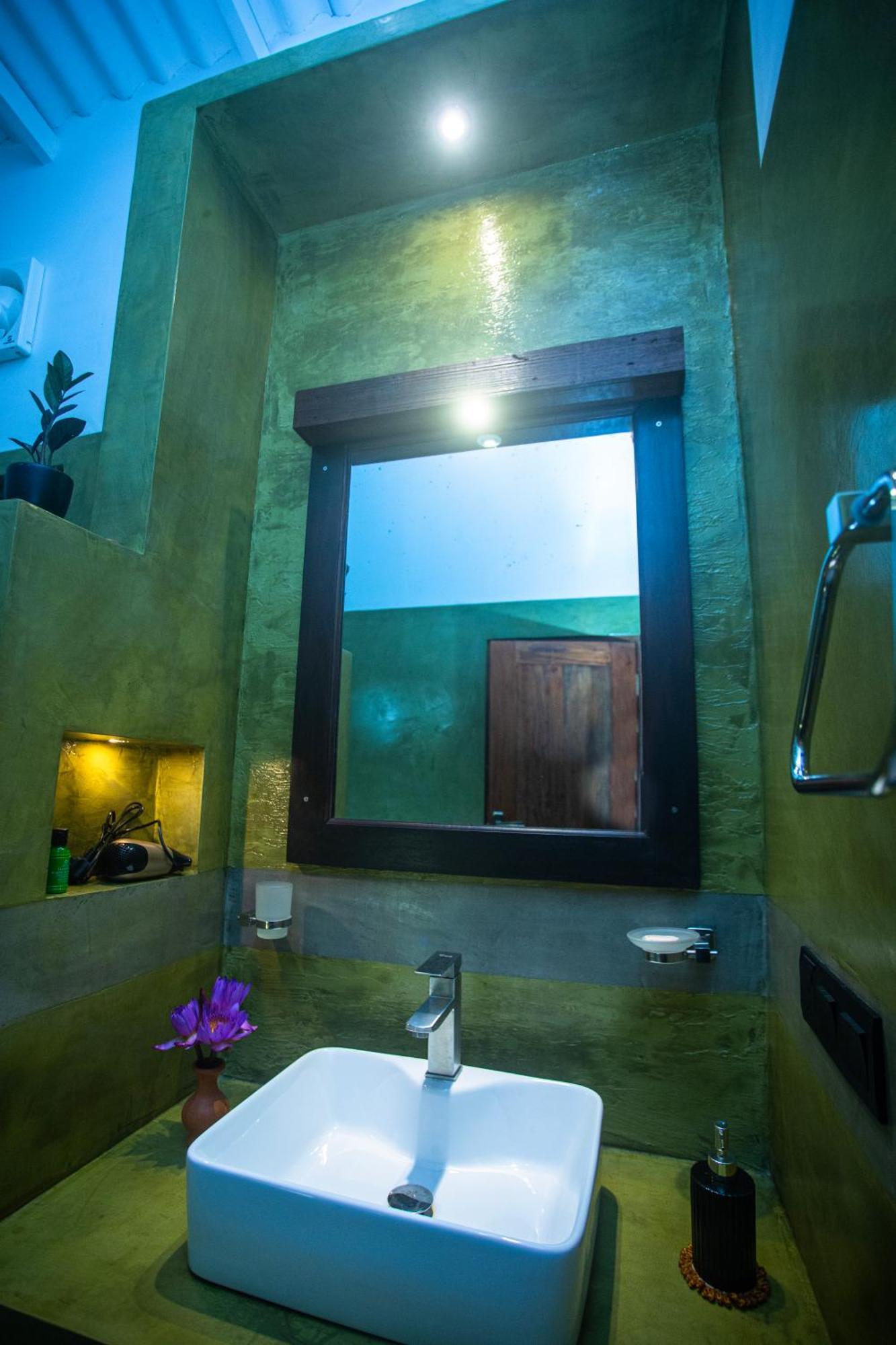 Aki Luna Lagoon Resort Hikkaduwa Buitenkant foto