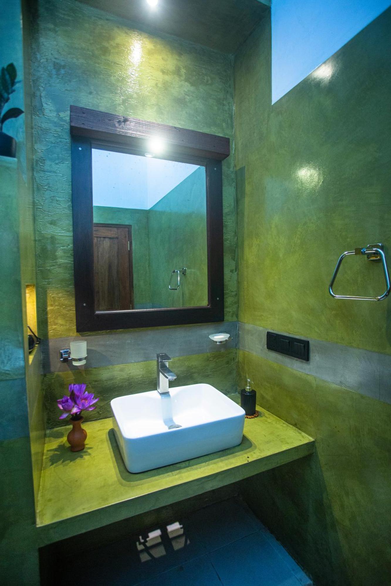 Aki Luna Lagoon Resort Hikkaduwa Buitenkant foto