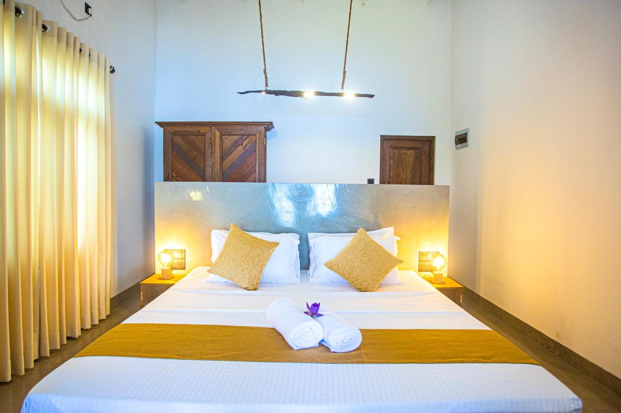 Aki Luna Lagoon Resort Hikkaduwa Buitenkant foto