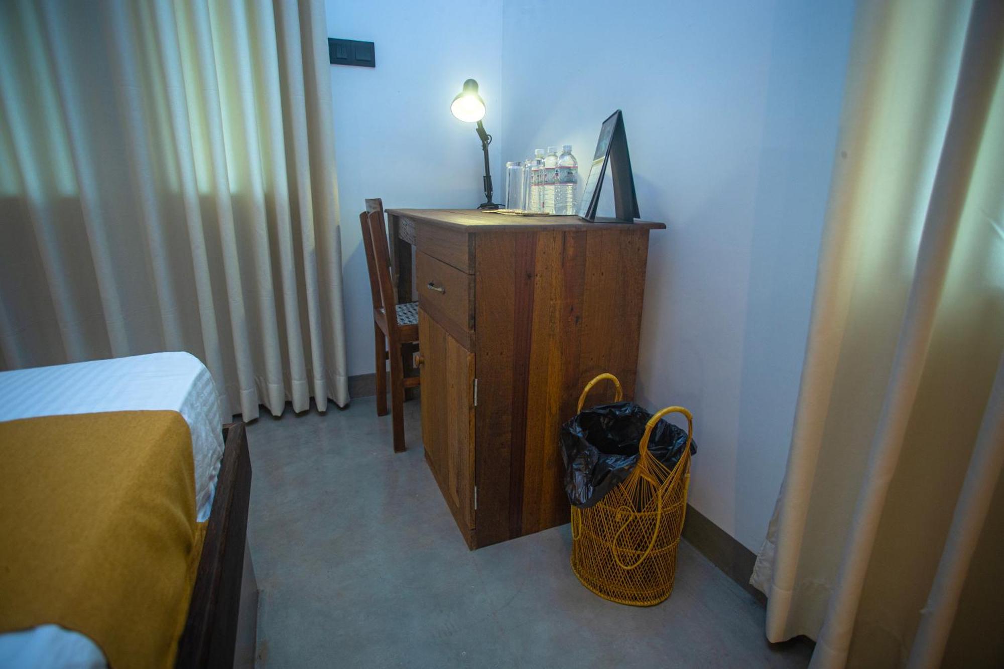 Aki Luna Lagoon Resort Hikkaduwa Buitenkant foto