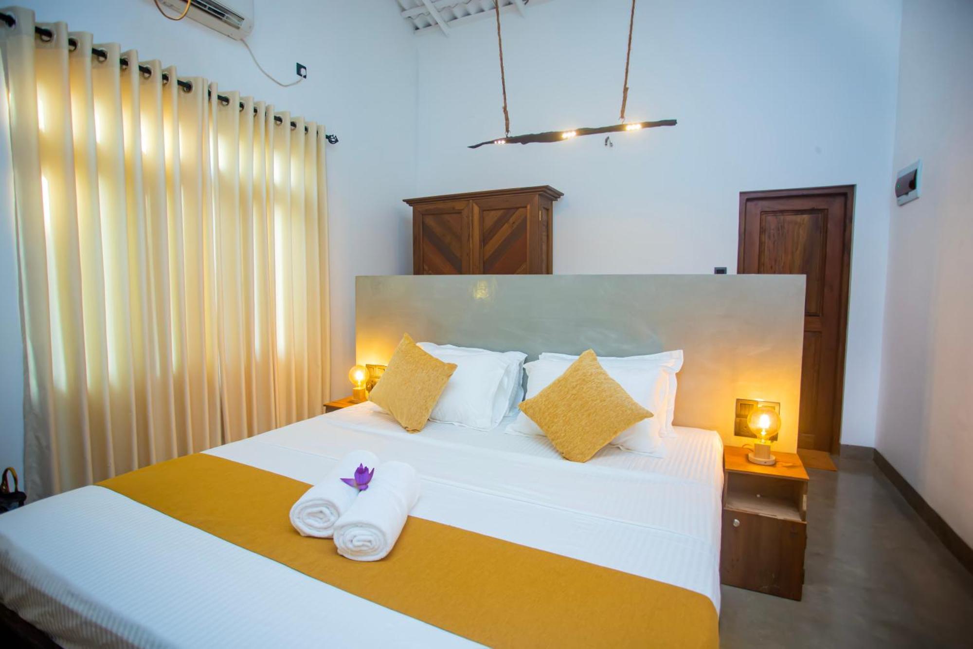 Aki Luna Lagoon Resort Hikkaduwa Buitenkant foto