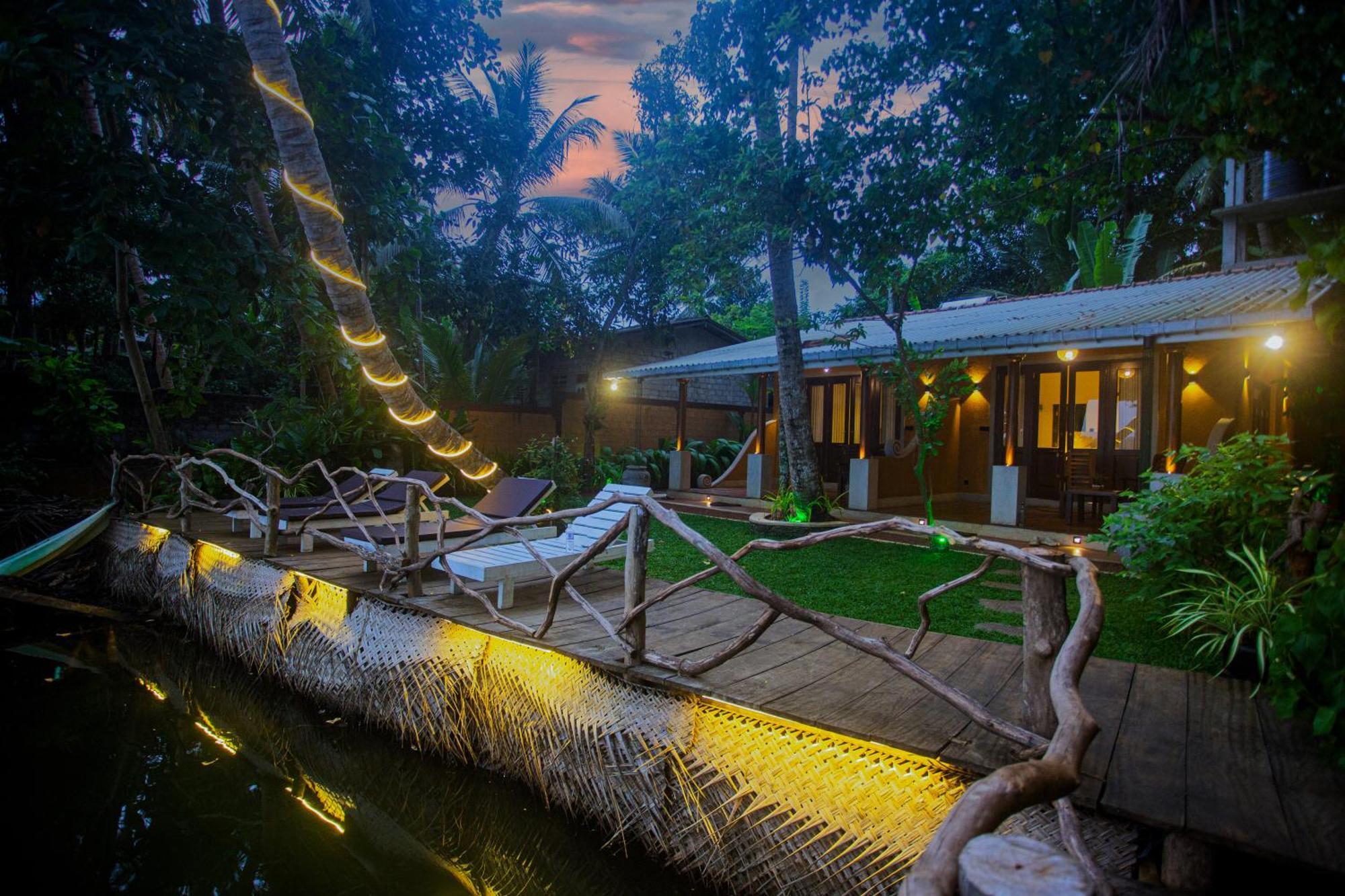Aki Luna Lagoon Resort Hikkaduwa Buitenkant foto